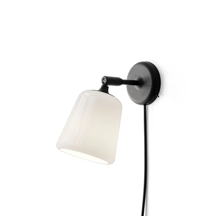 New Works Material Hvid Opal Glas – væglampe — produktfoto