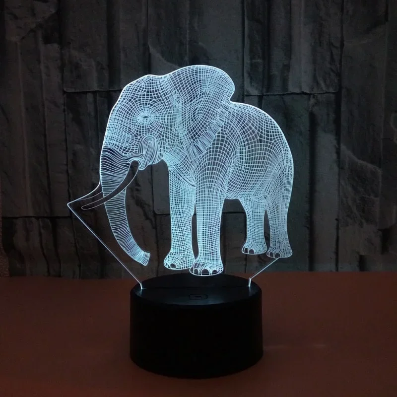 Elefant 3D lampe. Natlampe med en stor flot elefant. Farveskift mellem 7 farver. – dekorationslys — produktfoto