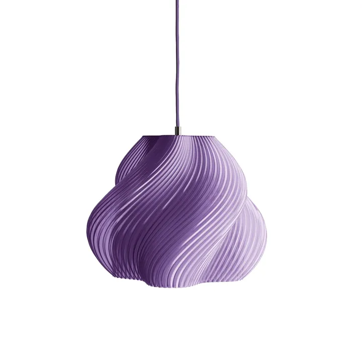 Créme Atelier Crème Atelier Soft Serve 03 Lavender Sorbet/Messing – pendel — produktfoto