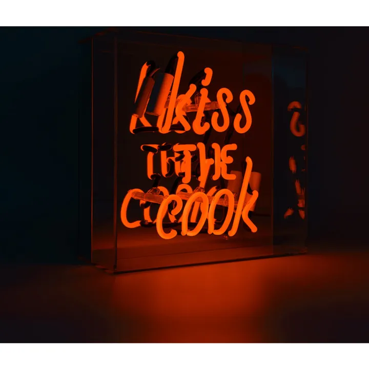 Locomocean Kiss the Cook neonskilt – dekorationslys — produktfoto