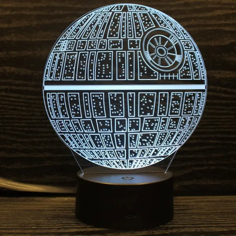 Dødsstjernen 3D lampe. Natlampe med en sej Dødsstjerne. Farveskift mellem 7 farver. — produktfoto