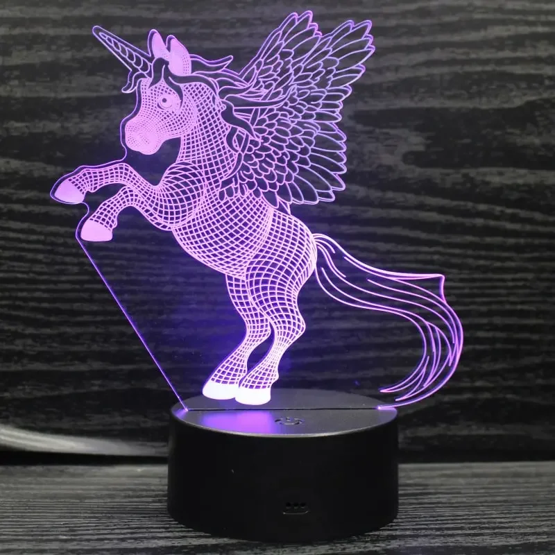 Baby Enhjørning 3D lampe. Lampe med en sød lille Enhjørning. Farveskift mellem 7 farver. – dekorationslys — produktfoto