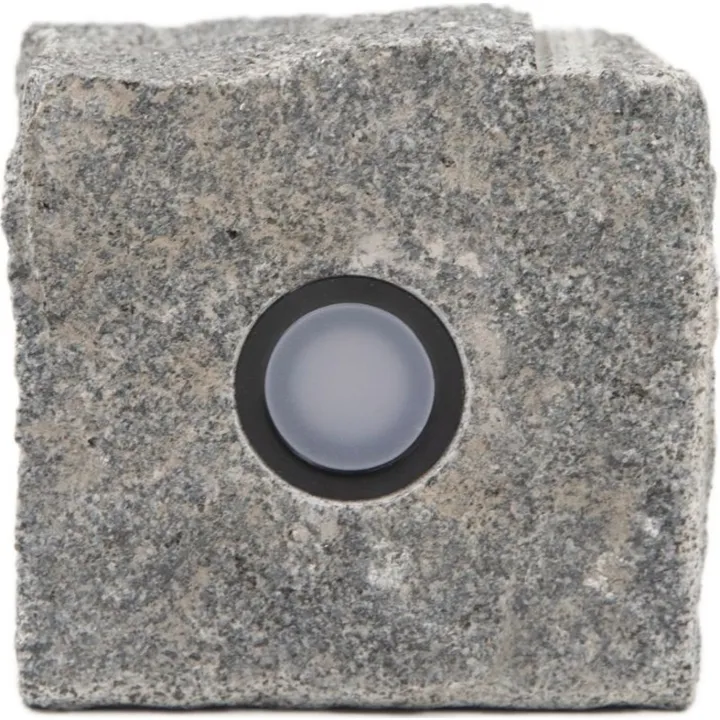 Light By Juul Light By Juhl chaussesten med Cosmos spot, 9x9 cm, sort – udendørslampe — produktfoto
