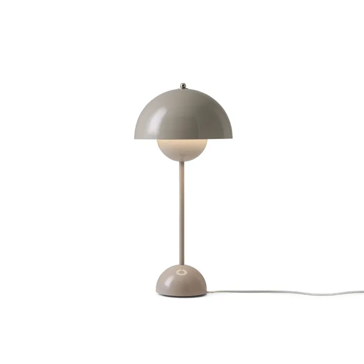 &Tradition Flowerpot VP3 Beige/Grå – bordlampe — produktfoto
