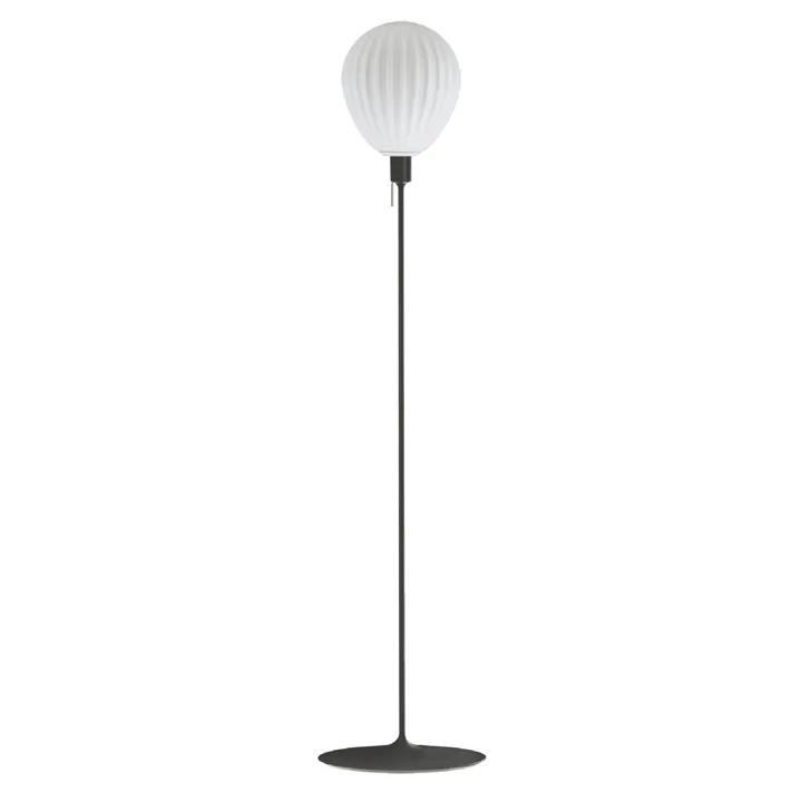Umage Around The World Medium Sort – gulvlampe — produktfoto