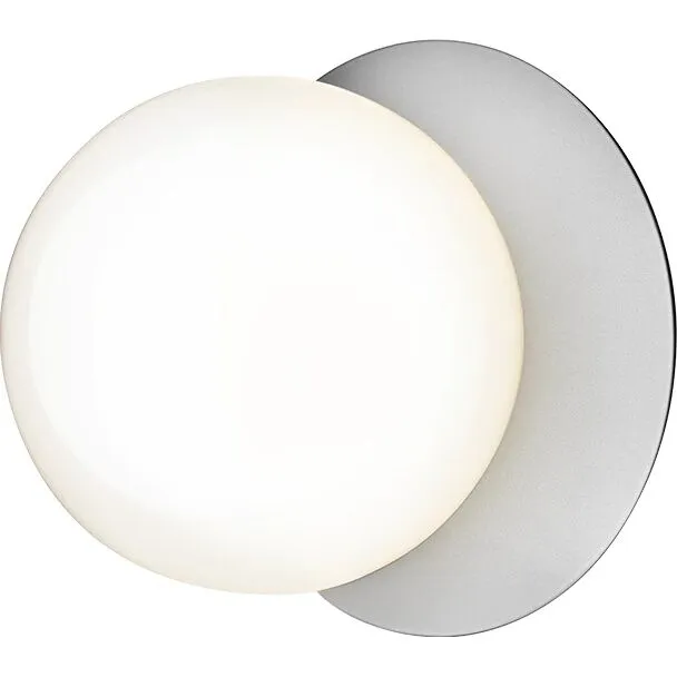 Nuura Liila 1 Væg/ Sølv & Opal Glas Medium – væglampe — produktfoto
