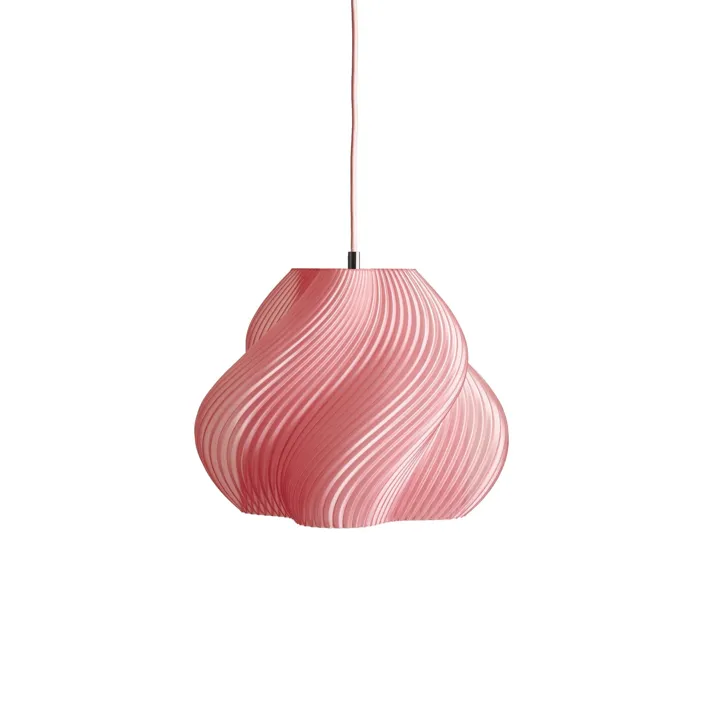 Créme Atelier Crème Atelier Soft Serve 02 Peach Sorbet/Messing – pendel — produktfoto