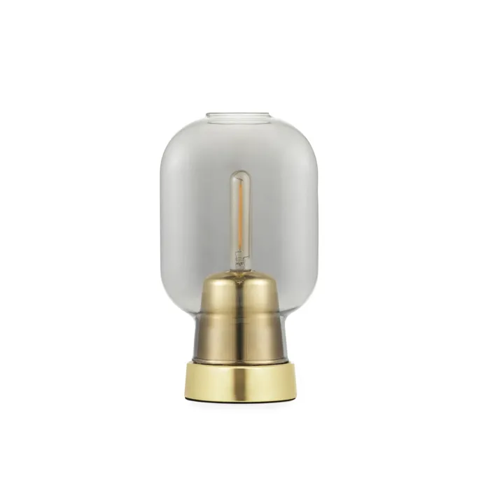 Normann Copenhagen Amp Røgfarvet/Messing – bordlampe — produktfoto