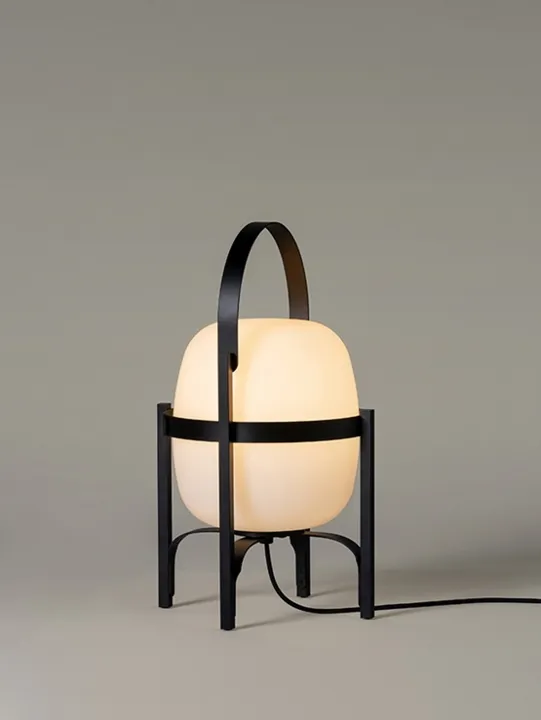 Santa & Cole Cesta Exterior , sort – bordlampe — produktfoto