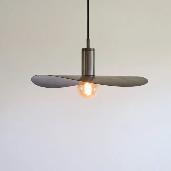 RAMA Lights Leaf Small - Bruneret Messing – pendel — produktfoto