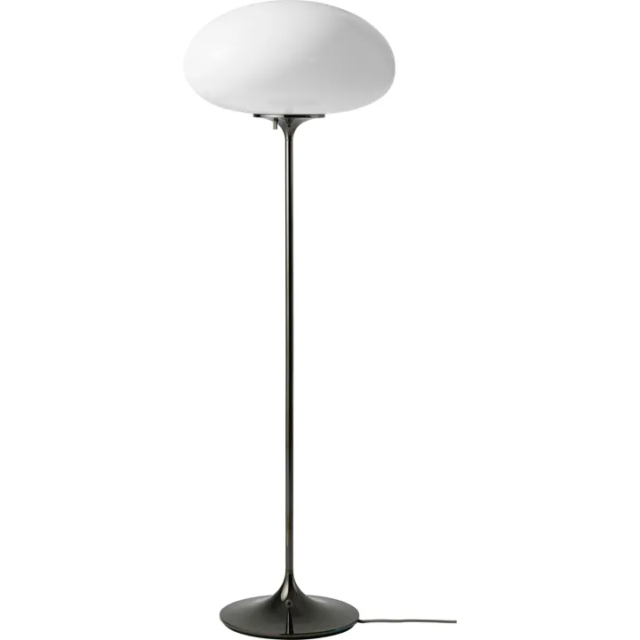 GUBI Stemlite H110 Sort Krom/Opal – gulvlampe — produktfoto