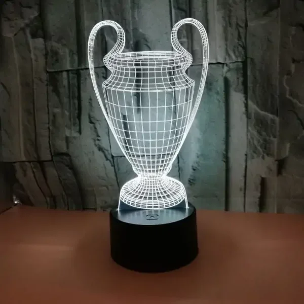 Flot fodbold 3D lampe. Champions League pokalen. Farveskift mellem 7 farver. – dekorationslys — produktfoto