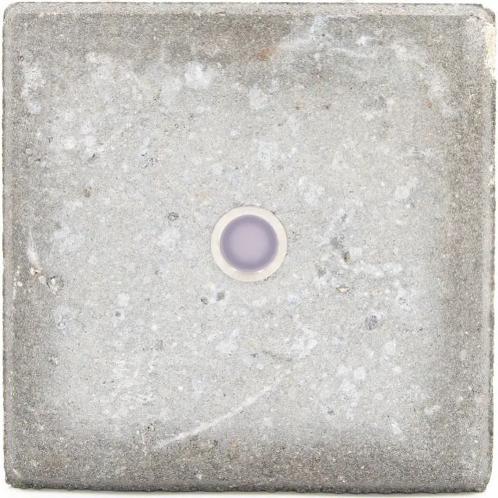 Light By Juul betonflise med Cosmos spot, grå, 20x20x5 cm – udendørslampe — produktfoto