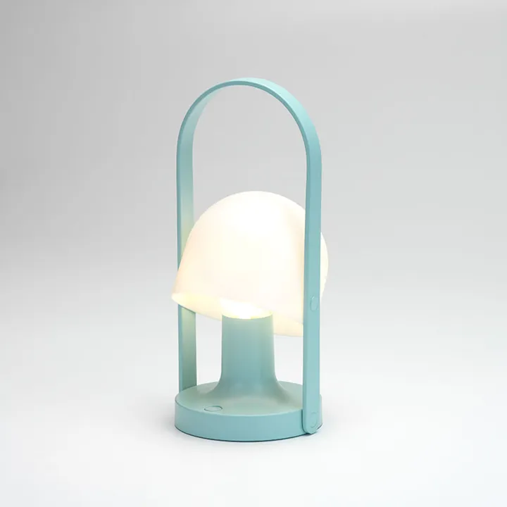 Marset Follow Me Light Blue transportabel – transportabel bordlampe — produktfoto