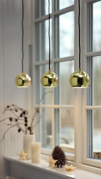 Frandsen Lighting Ball Ø12, messing (limited) – pendel — produktfoto