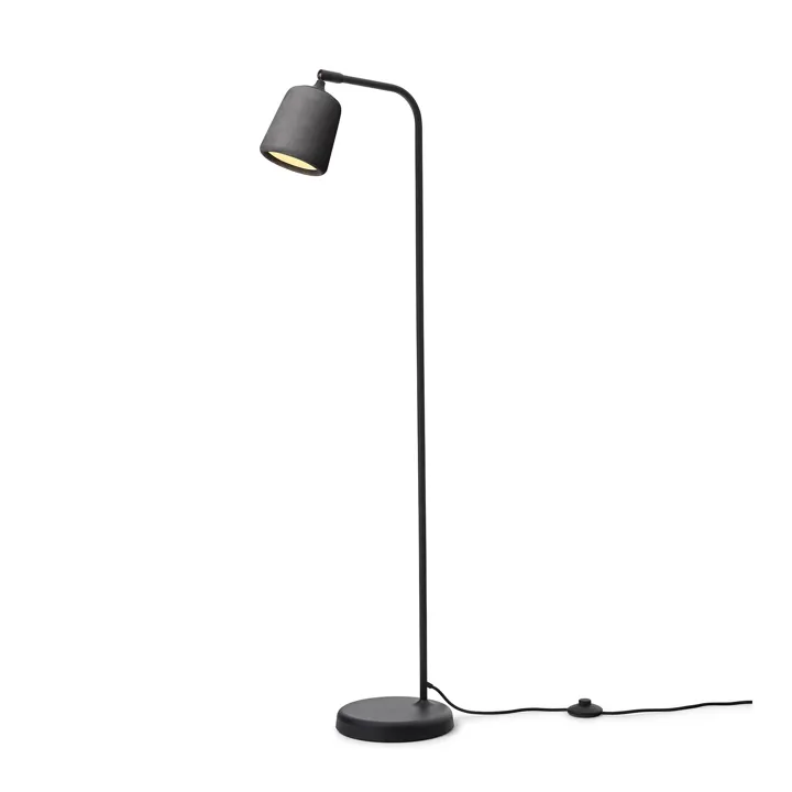 New Works Material Mørk Grå Cement – gulvlampe — produktfoto