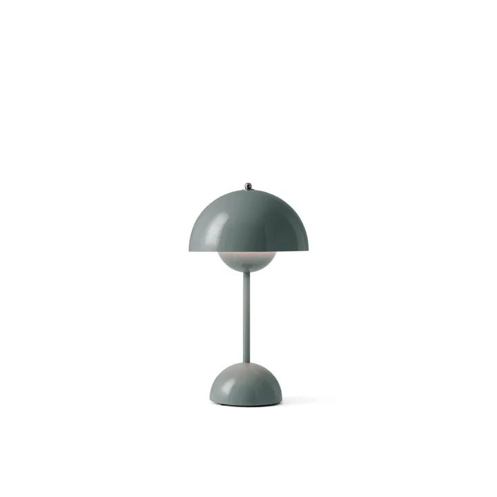 &Tradition Flowerpot VP9 Stone Blue – transportabel bordlampe — produktfoto