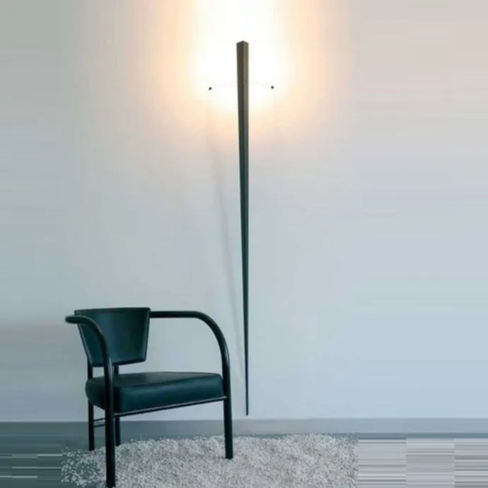 Torchére sort Lumen Italia (outlet) – væglampe — produktfoto