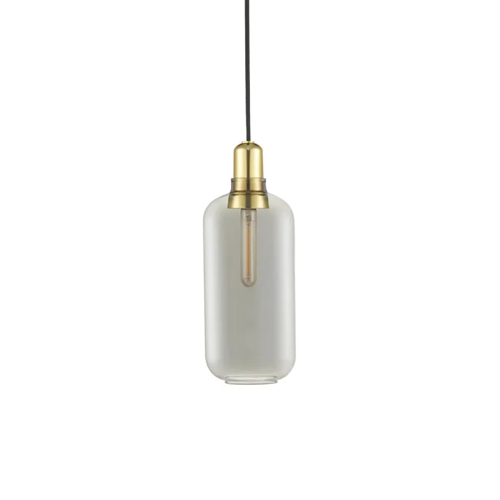 Normann Copenhagen Amp Stor Røgfarvet/Messing – pendel — produktfoto