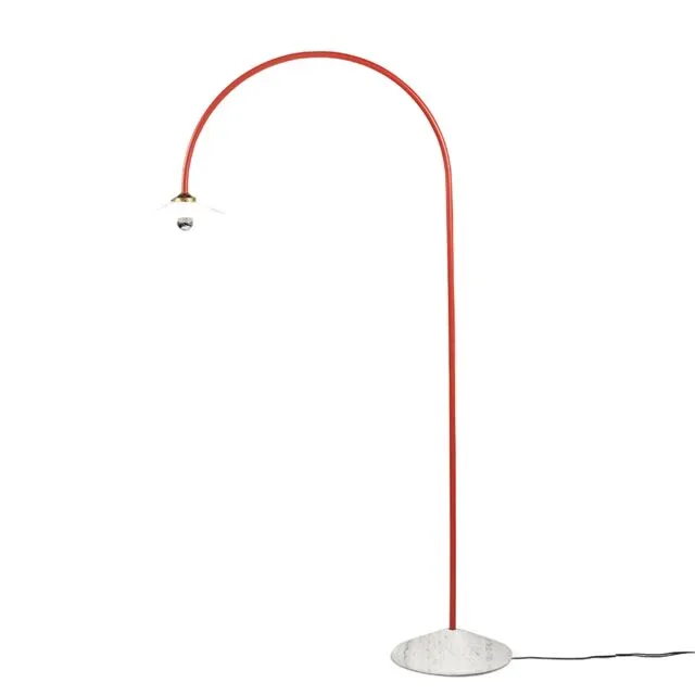 Valerie Objects Valerie Object Standing Lamp N°1 Rød/Marmor – gulvlampe — produktfoto