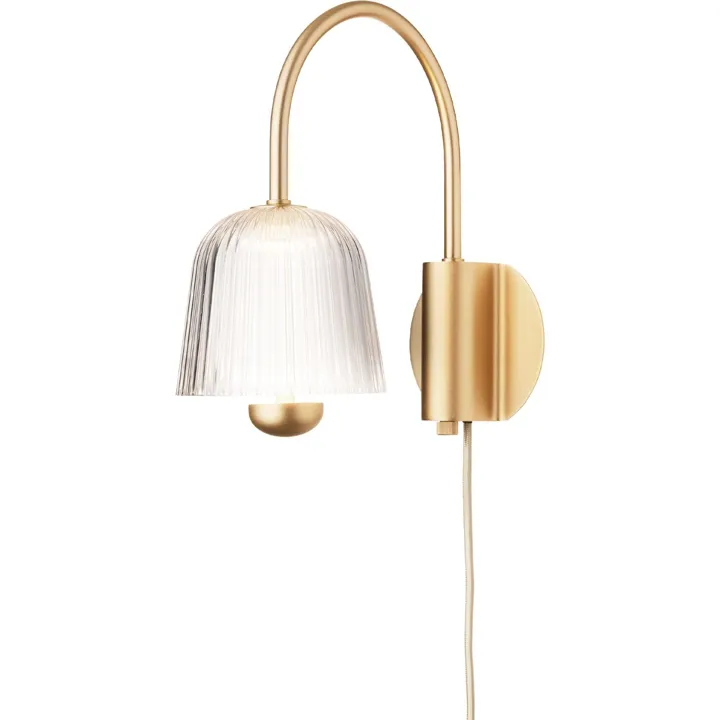 Nuura Asteea Satin Messing/Riflet Klar – væglampe — produktfoto